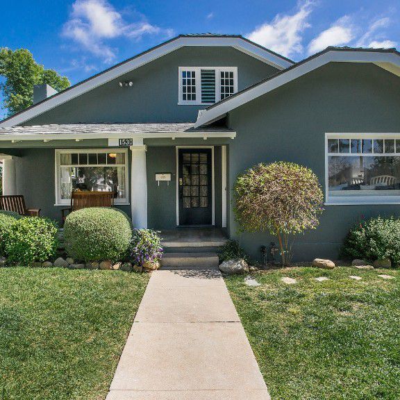 1530 De La Vina Street