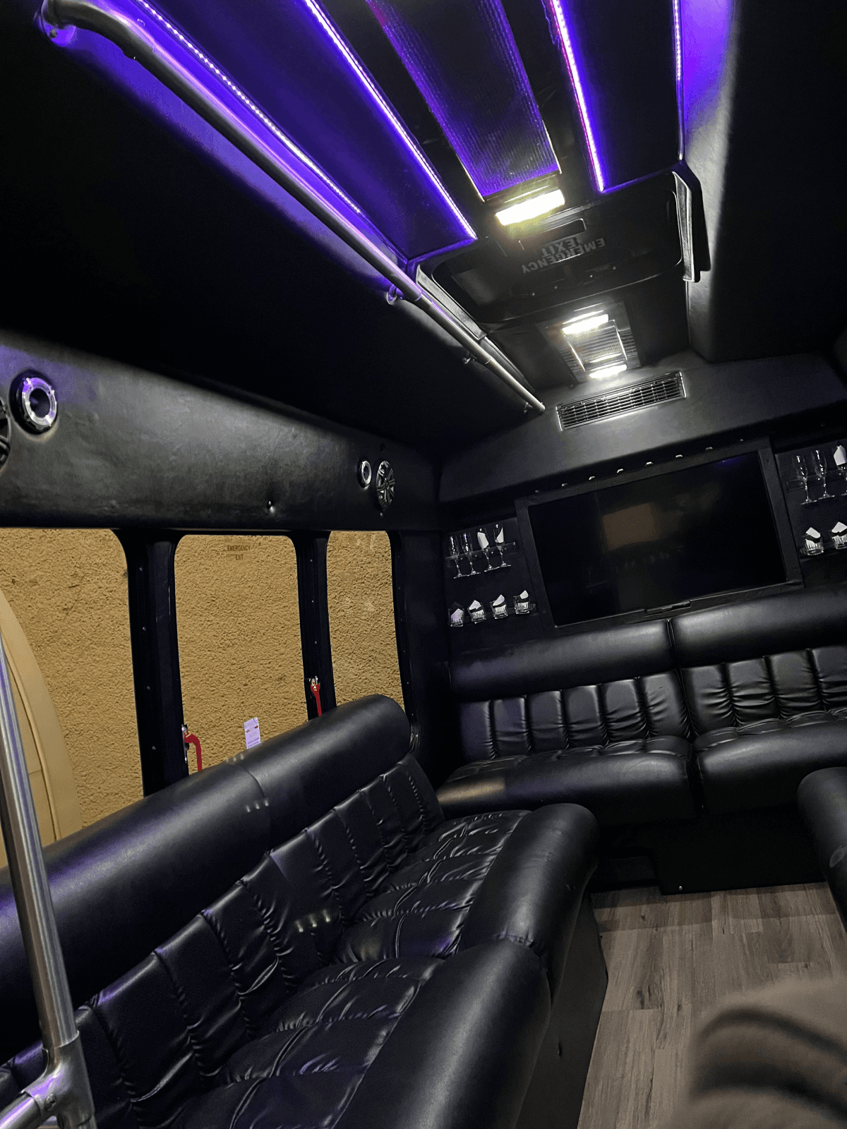 BLACK LIMOBUS-14 PASSENGER 10 PERSON MINIMUM